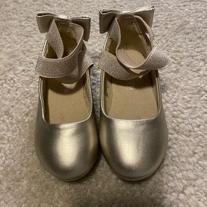 Gold Girls Reaction Kennth Cole Dress Shoes size 7
